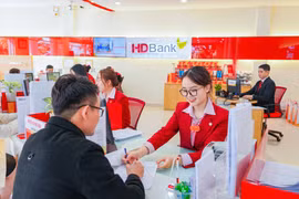 Gửi tiết kiệm tại HDBank, nữ khách hàng trúng 1 tỷ đồng