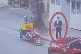 Video Hoàng Văn Hưng nhận cặp nghi 'đựng 450.000 đô tiền chạy án' 