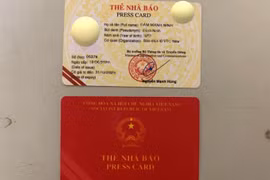 Lái xe xuất trình thẻ nhà báo giả để xin bỏ qua lỗi 