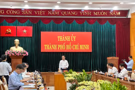Thành ủy TP HCM mua tin về phòng, chống tham nhũng, tiêu cực