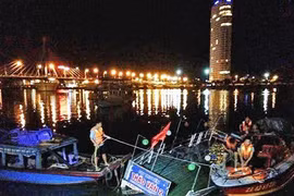 Gallery - Chìm Tàu Sông Hàn - image 12