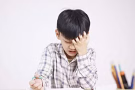 Dấu hiệu nhận biết stress ở trẻ em, cách hỗ trợ kịp thời