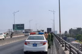 Đồng Nai: Va chạm với xe tải, 2 người đi xe máy tử vong 