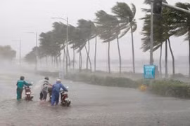 Chiều nay Sài Gòn có mưa to kèm dông lốc, sấm sét