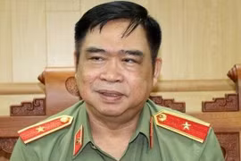 Gallery - ÔNG ĐỖ HỮU CA BỊ TẠM GIỮ - image 2