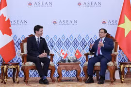 Thủ tướng Phạm Minh Chính gặp Thủ tướng Canada
