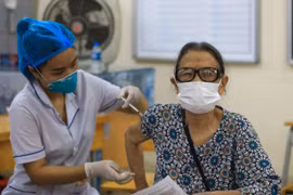 Xuất hiện biến thể phụ XBB ở Hà Nội, nhiều ca COVID-19 chuyển nặng