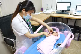 Không điều trị sớm điếc đột ngột trong 72 giờ sẽ điếc, ù tai vĩnh viễn