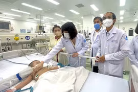 Chưa vào mùa cao điểm, ca tăng nặng tay chân miệng tại TPHCM tăng 2,5 lần