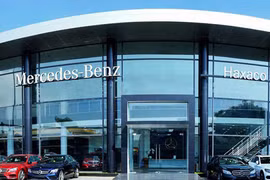 Nhà phân phối xe sang Mercedes báo lãi 9 tháng lao dốc 