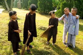 Ý nghĩa các chỏm tóc trên đầu chú tiểu