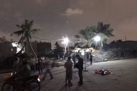 2 bé trai bị điện giật chết thảm: Đơn vị thi công kéo dây điện không an toàn
