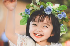4 mẹo hay giúp mẹ “làm đẹp” cho bé gái sơ sinh cực đơn giản