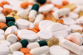 Đọc nhầm tên sản phẩm, người phụ nữ uống nhầm thuốc đặt hậu môn