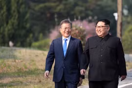 Ông Kim Jong-un và Tổng thống Hàn Quốc sắp mãn nhiệm trao đổi thư