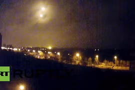 Phát hiện pháo sáng lạ trên vùng trời sân bay Donetsk