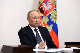Tổng thống Putin cáo buộc Mỹ cố tình kéo dài giao tranh ở Ukraine
