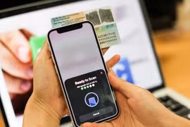 “Chạy đua” cập nhật sinh trắc học