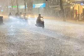 Ngày 22/8: Bắc Bộ tiếp tục có mưa to, Trung Bộ nắng nóng