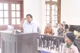 Người đàn ông hành hạ con gái ruột lĩnh 24 tháng tù giam