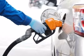 Giá xăng hôm nay 22/02: Đồng loạt bật tăng?