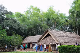 Vô xứ Nghệ thăm quê Bác