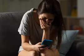 “Sốc nặng” khi biết con gái 13 tuổi gửi ảnh nhạy cảm cho người yêu
