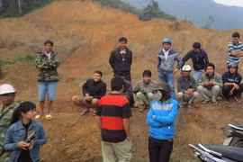 Nhà máy vàng Phước Sơn bị bao vây, đòi nợ