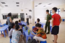 “Ăn dầm, ở dề” đòi nợ Hiệu phó THPT DL Phương Nam