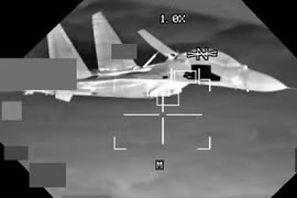 Mỹ tố tiêm kích Trung Quốc áp sát 'pháo đài bay' B-52 trên Biển Đông
