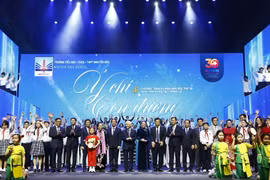 Cảm xúc thăng hoa tại lễ kỷ niệm 30 năm Trường Nguyễn Siêu