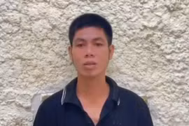 Cầm dao đâm người yêu cũ của vợ cũ vì ghen 