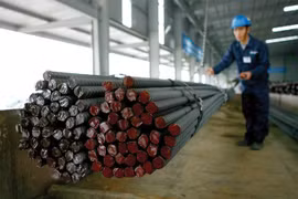 Điều gì khiến cổ phiếu ngành thép "dậy sóng" thị trường?