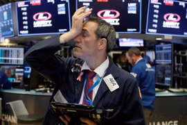 Rớt hơn 2,000 điểm, Dow Jones chứng kiến phiên tồi tệ nhất từ năm 2008