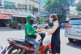Dịch vụ đi chợ hộ: Có tiện nhưng chưa lợi