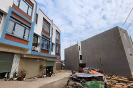 Thanh tra và công an vào cuộc vụ loạt nhà liền kề không phép ở Quảng Ninh 