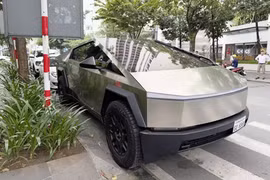 Cận cảnh Tesla Cybertruck 2024 hơn 6 tỷ, lần đầu lộ diện ở Việt Nam