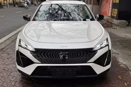Peugeot 408 GT chạy 2.600km được hô giá 1,1 tỷ đồng