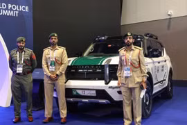 Cận cảnh siêu SUV truy bắt tội phạm của cảnh sát Dubai
