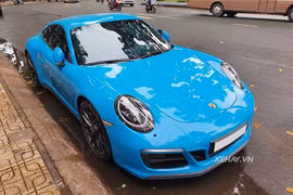 Chạm mặt siêu xe Porsche 911 Carrera GTS trên phố 