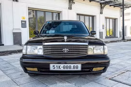 Dàn Toyota Crown "bộ trưởng” tiền tỷ, biển khủng nhất Việt Nam
