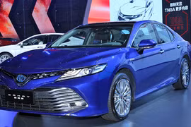 Toyota "nhá hàng" Camry 2018 tại thị trường Trung Quốc