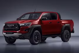 Toyota Hilux GR Sport II 2024 từ 1,58 tỷ đồng, đấu Ford Ranger Raptor