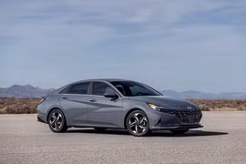 Hyundai Elantra 2021 giá từ 451 triệu đồng tại Mỹ có gì đặc biệt?
