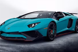 Siêu xe mui trần Aventador SV Roadster lộ ảnh “nóng“