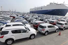 Lượng ôtô nhập khẩu về Việt Nam trong tháng 11/2022 tăng kỷ lục 