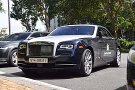 Cận cảnh Rolls-Royce Dawn hơn 30 tỷ thứ 2 lăn bánh ở Sài Gòn
