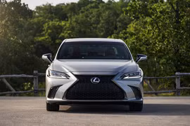Lexus ES 2021 thêm dẫn động AWD hơn 900 triệu đồng tại Mỹ