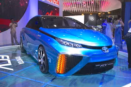 Soi xế xanh “cực kỳ đặc biệt” Toyota FCV tại VMS 2015