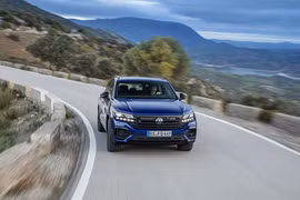 Chiêm ngưỡng SUV cỡ trung Volkswagen Touareg R động hybrid 